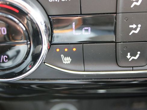 Used 2025 Chevrolet Trax LT w/ LT Convenience Package image 47