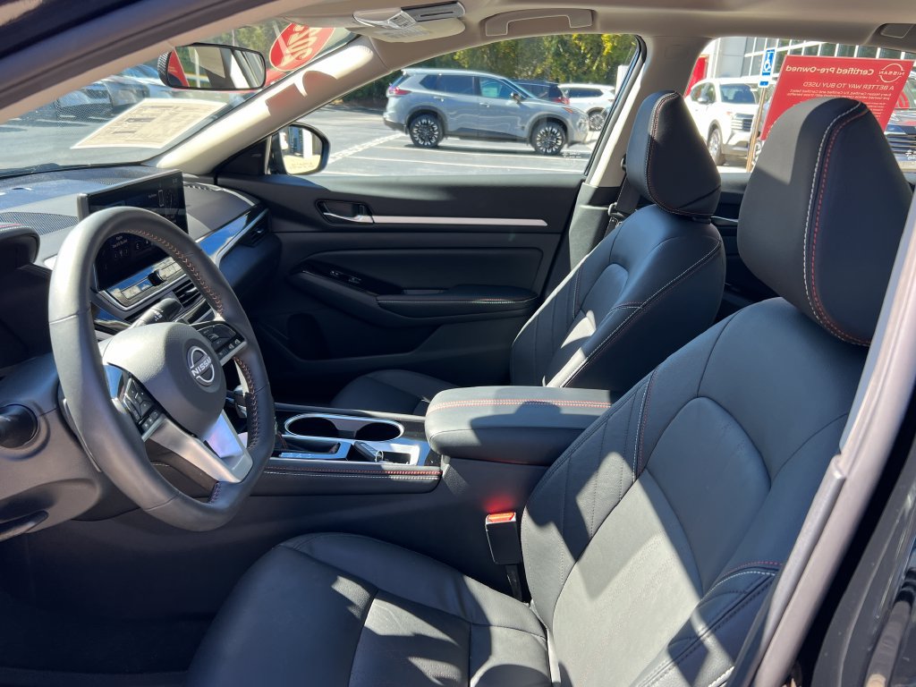 Used 2025 Nissan Altima 2.5 SR w/ SR Premium Package FWD image 9