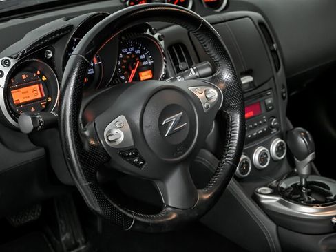 Used 2018 Nissan 370Z Coupe image 19