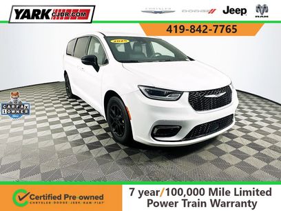 Certified 2025 Chrysler Pacifica Select