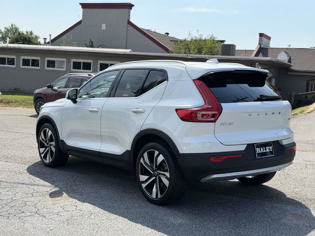 Used 2024 Volvo XC40 B5 Plus w/ Protection Package Premier AWD/4WD image 22