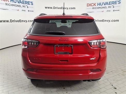 Used 2022 Jeep Compass Limited image 3