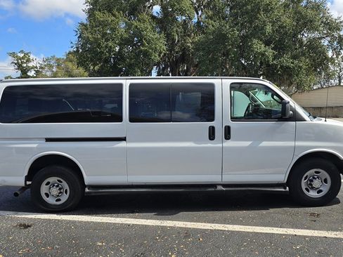 Used 2019 Chevrolet Express 3500 LT w/ LT Preferred Equipment Group image 7