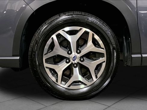 Used 2024 Subaru Forester Premium AWD/4WD image 11
