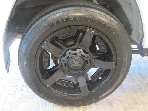 Used 2016 Toyota 4Runner SR5 RWD image 9