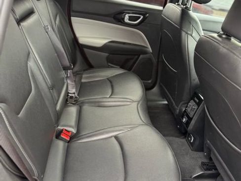 Used 2025 Jeep Compass Limited AWD/4WD image 17