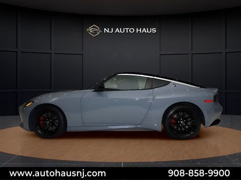 Used 2024 Nissan Z Performance w/ Floor Mat Package image 5