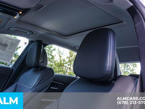 Used 2025 Mercedes-Benz C 300 Sedan image 18