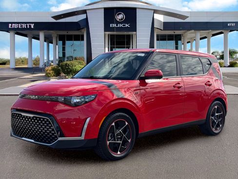 Used 2023 Kia Soul EX FWD image 5
