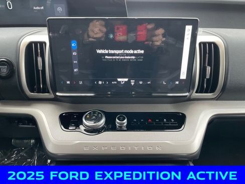 New 2025 Ford Expedition Active image 11