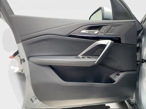 Used 2025 BMW X2 xDrive28i image 33