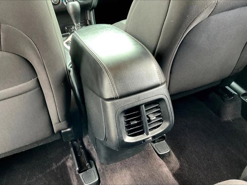 Used 2017 Jeep Cherokee Sport image 33