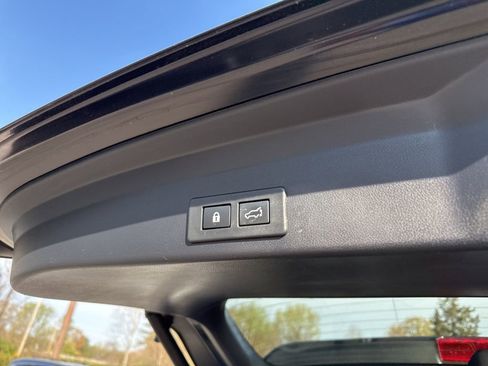 Used 2023 Subaru Ascent Touring image 13