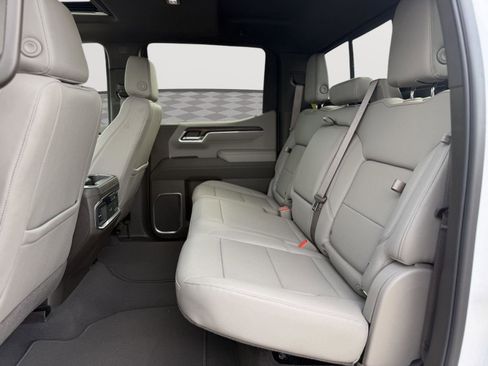 Used 2025 GMC Sierra 1500 SLT image 22