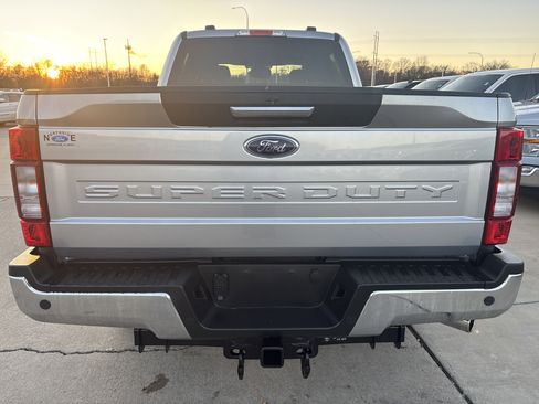 Used 2022 Ford F250 XLT w/ XLT Premium Package image 4