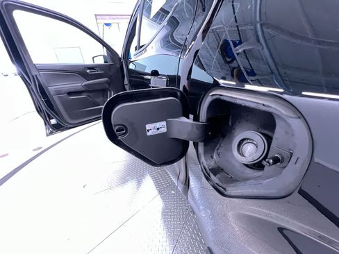 Used 2024 Chevrolet Colorado LT w/ LT Convenience Package RWD image 40