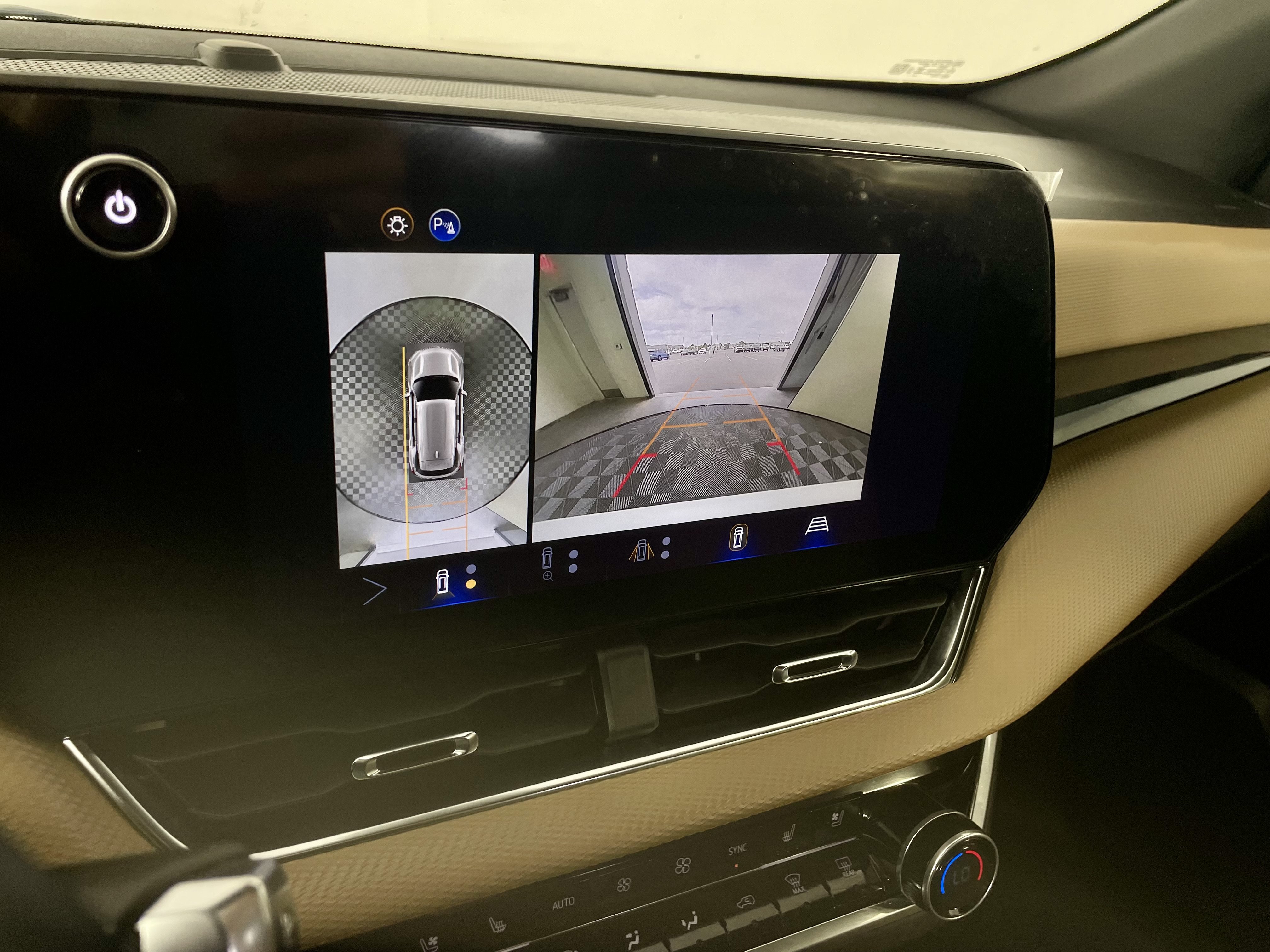 Used 2025 Chevrolet Equinox ACTIV w/ Safety and Technology Package FWD image 20