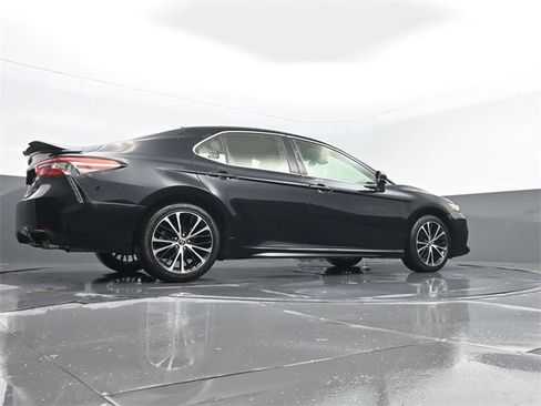 Used 2018 Toyota Camry SE image 22