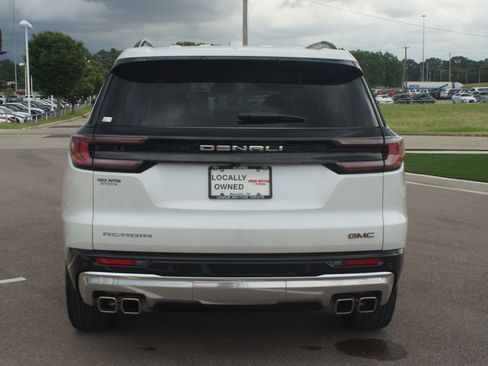 Used 2025 GMC Acadia Denali w/ LPO, Floor Liner Package FWD image 3