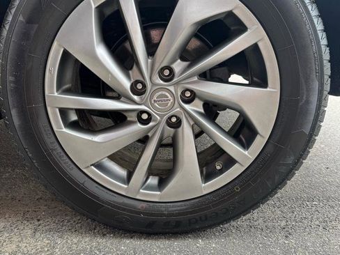 Used 2015 Nissan Rogue SL AWD/4WD image 19