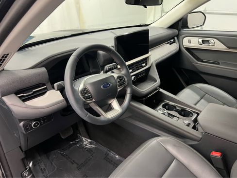 Used 2025 Ford Explorer Active w/ Active Comfort Package image 20