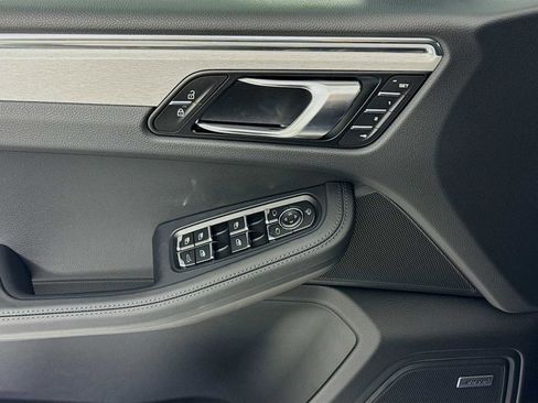 New 2026 Porsche Macan image 11