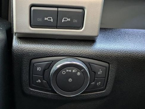 Used 2015 Ford F150 Lariat image 29