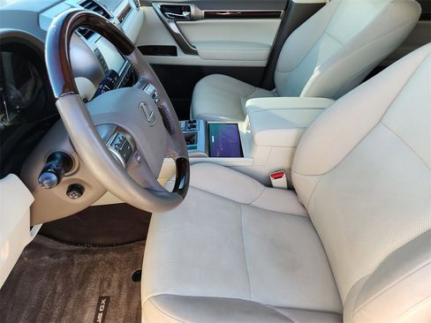 Used 2018 Lexus GX 460 image 10