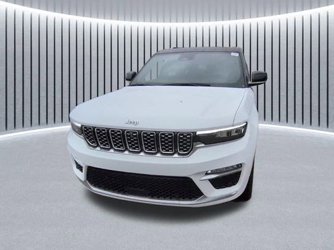 Used 2023 Jeep Grand Cherokee Summit AWD/4WD image 2