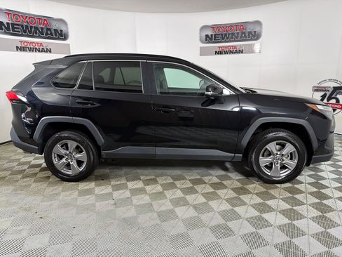 Used 2022 Toyota RAV4 XLE FWD image 2