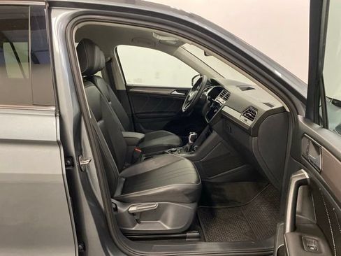 Used 2024 Volkswagen Tiguan SE AWD/4WD image 23