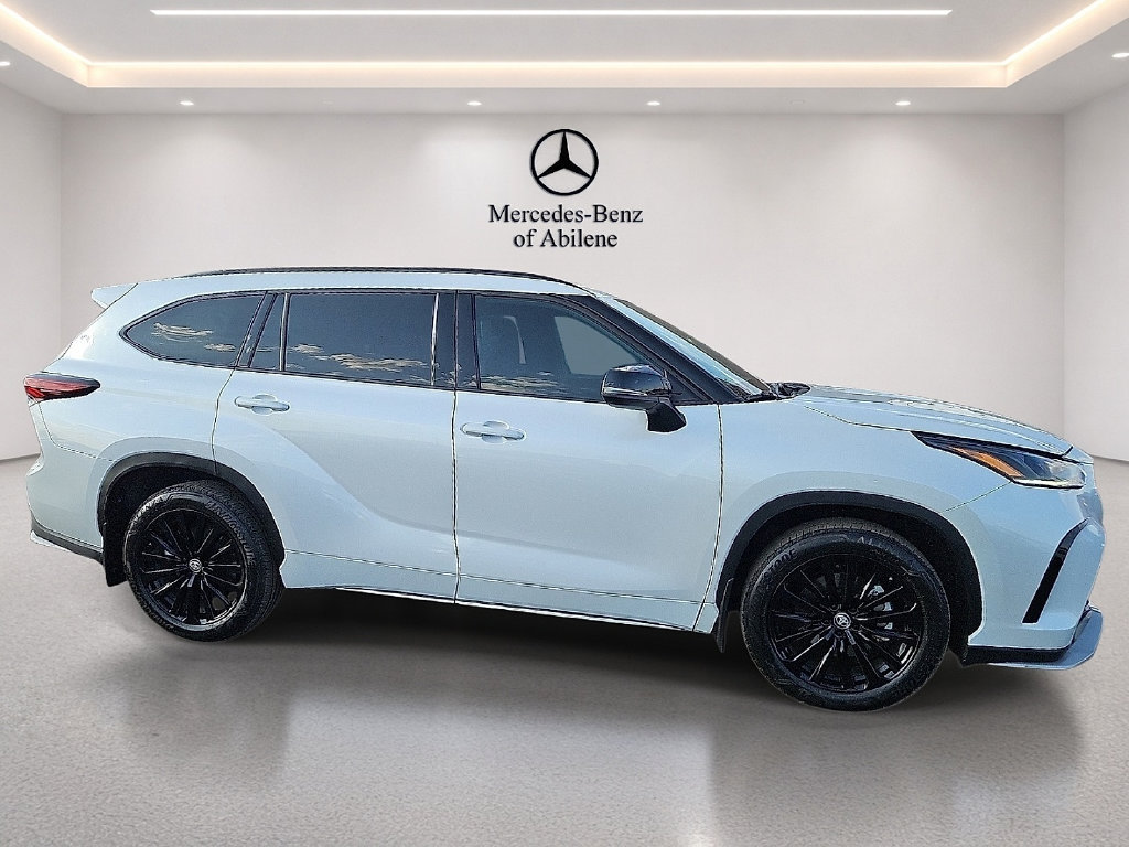 Used 2024 Toyota Highlander XSE FWD image 9
