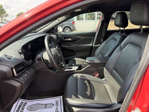 Certified 2024 Buick Envista Sport Touring w/ Convenience I Package FWD image 13