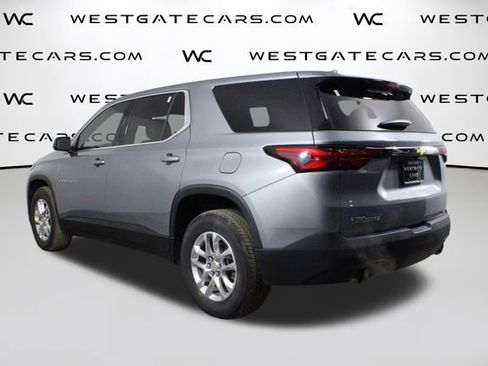 Used 2023 Chevrolet Traverse LS image 5