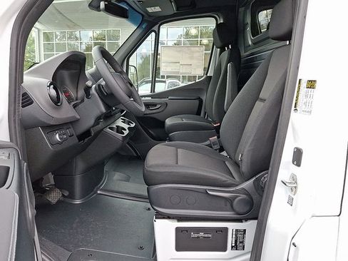 Used 2026 Mercedes-Benz Sprinter 2500 image 12