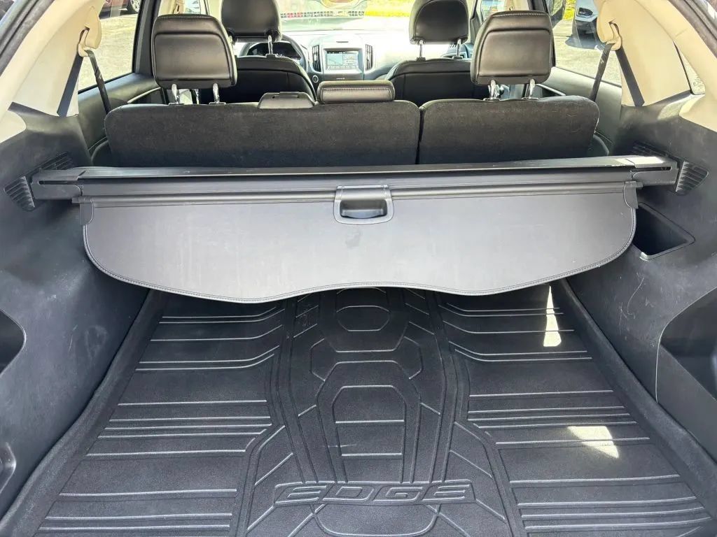 Used 2017 Ford Edge SEL w/ Equipment Group 201A AWD/4WD image 14