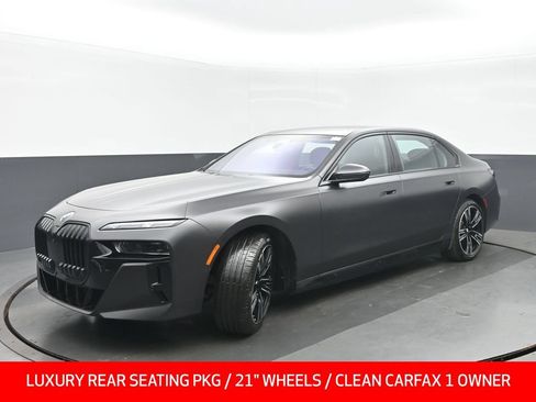 Used 2023 BMW i7 xDrive60 AWD/4WD image 7