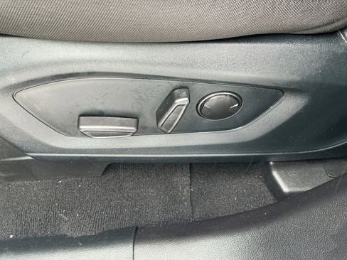 Used 2021 Ford Explorer XLT image 24