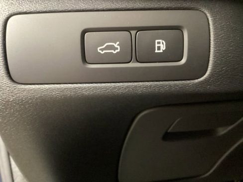 New 2026 Volvo XC90 T8 Plus w/ Protection Package Premier image 19