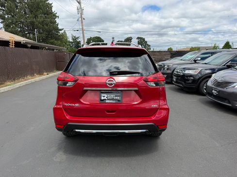 Used 2017 Nissan Rogue S w/ S Appearance Package AWD/4WD image 6