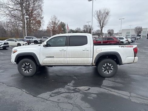 Used 2019 Toyota Tacoma TRD Off-Road w/ Technology Package image 7