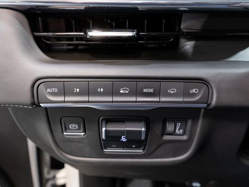 Used 2023 Cadillac Escalade Sport Platinum w/ LPO, ONYX Package image 36