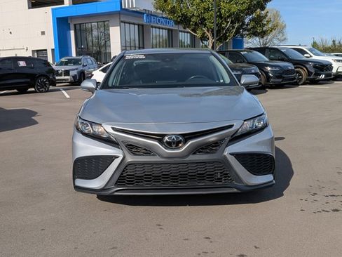 Used 2023 Toyota Camry SE image 2