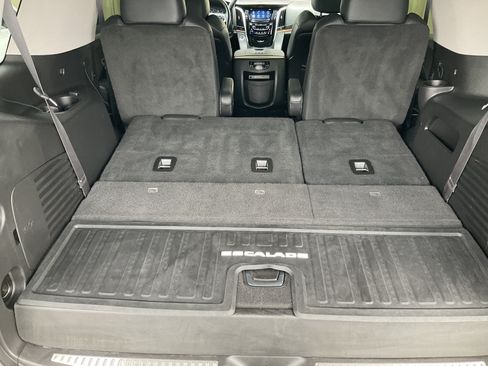 Used 2015 Cadillac Escalade Premium AWD/4WD image 48
