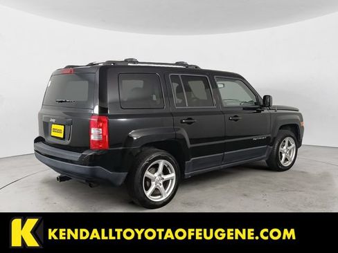 Used 2016 Jeep Patriot Sport w/ Power Value Group FWD image 5