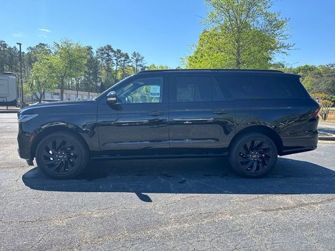 New 2026 Lincoln Navigator L Reserve w/ Jet Appearance Package AWD/4WD image 9