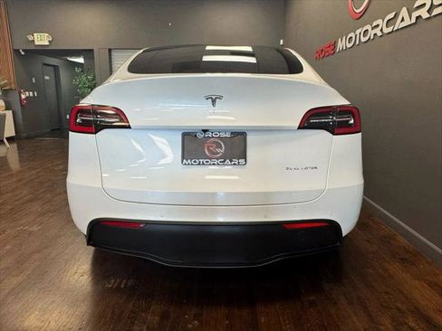 Used 2020 Tesla Model Y Long Range image 4