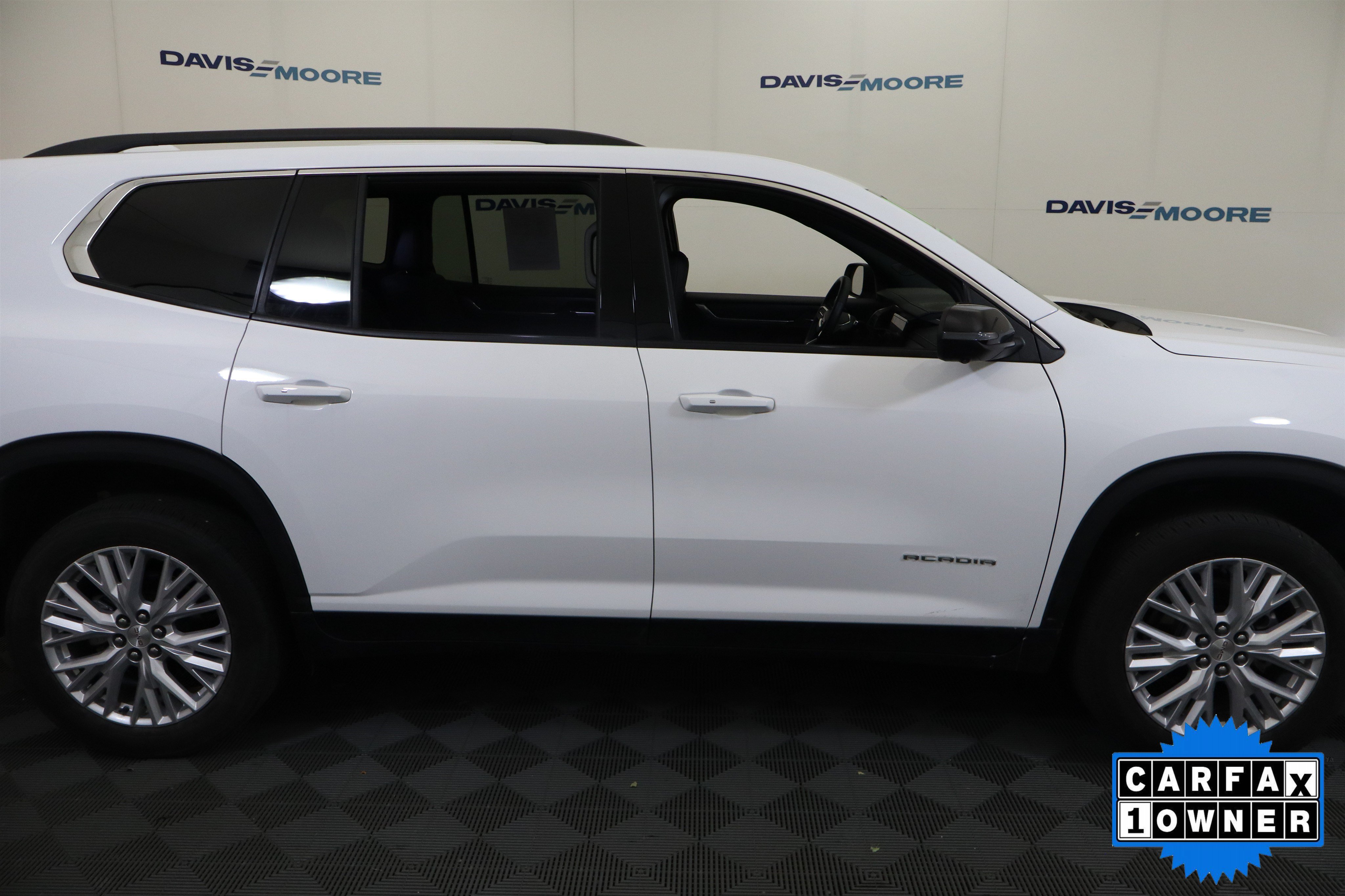 Used 2026 GMC Acadia Elevation w/ Elevation Premium Package FWD image 5