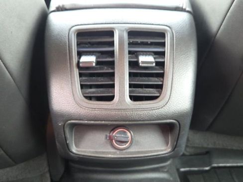 Used 2016 Ford Taurus SEL image 15