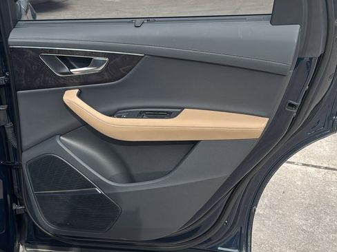 Used 2025 Audi Q7 3.0T Prestige image 28